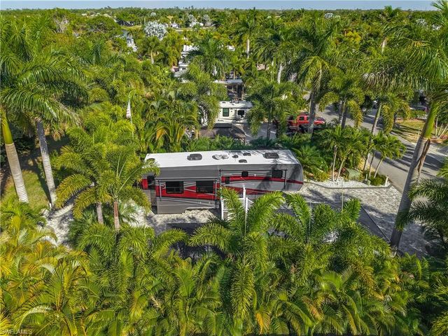 10067 Ramblewood CT, Fort Myers, FL 33905