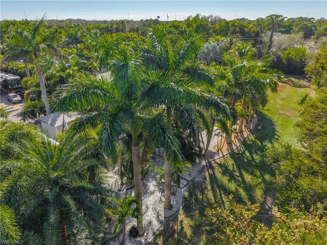 10067 Ramblewood CT, Fort Myers, FL 33905