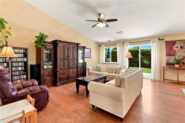 25 Rainbow Court, Templeton, CA 93465