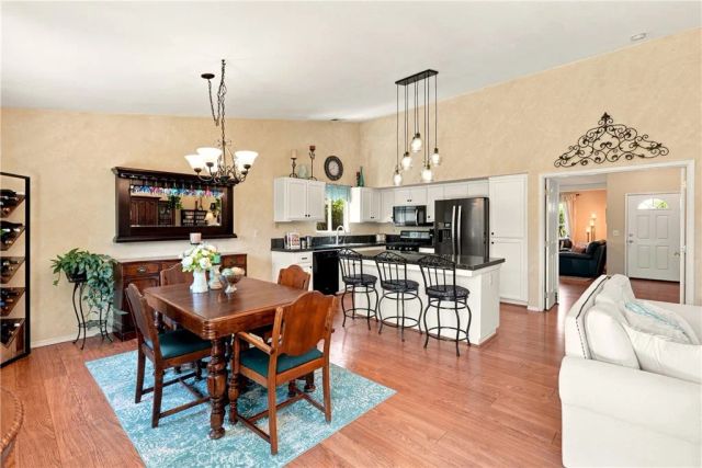 25 Rainbow Court, Templeton, CA 93465