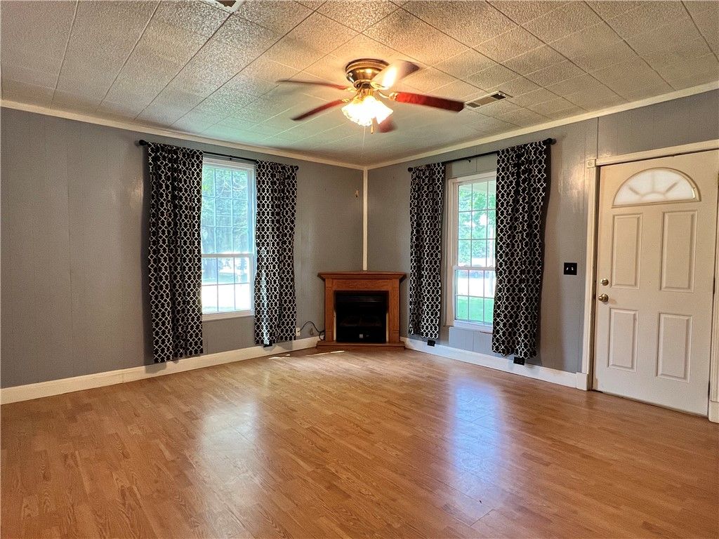 616 North Sharp Street, Franklin, TX 77856 — photo 2