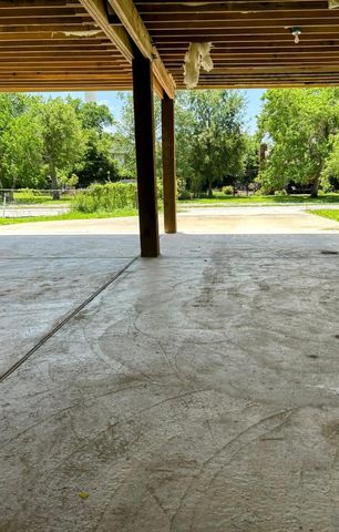 3011 Layne Street, La Porte, TX 77571