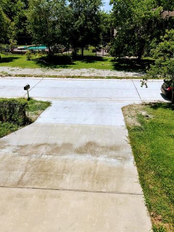 3011 Layne Street, La Porte, TX 77571