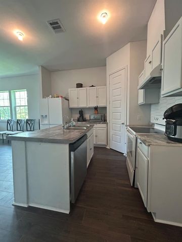 3011 Layne Street, La Porte, TX 77571