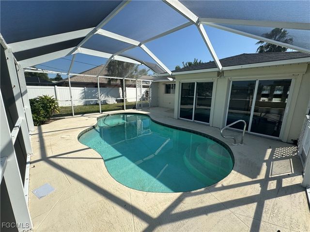 1806 SE 15th PL, Cape Coral, FL 33990
