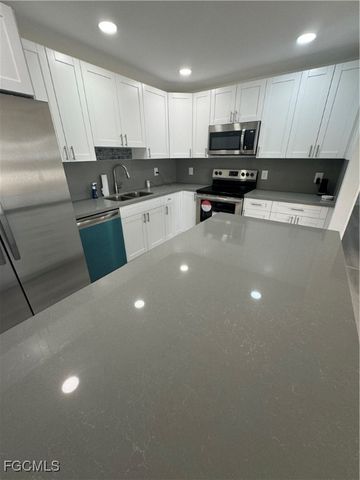 1806 SE 15th PL, Cape Coral, FL 33990