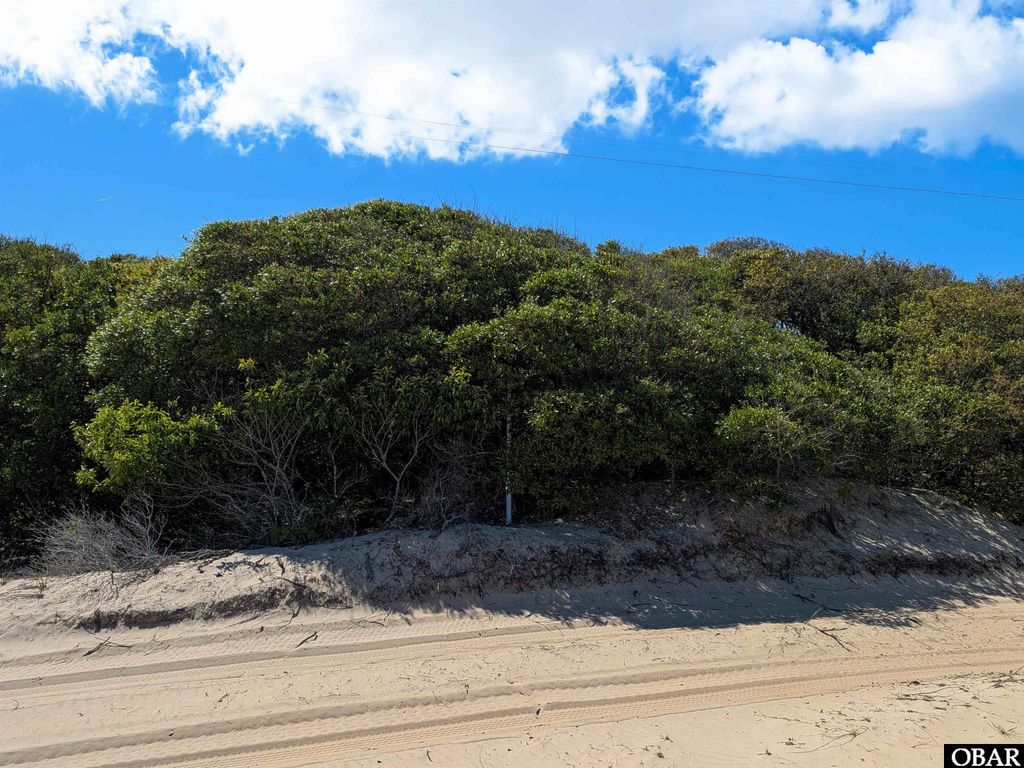 Image 3 of property listing at 1612 Ocean Pearl Road Lot 3, Corolla, NC 27927