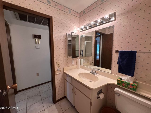 13813 N THUNDERBIRD Boulevard, Sun City, AZ 85351