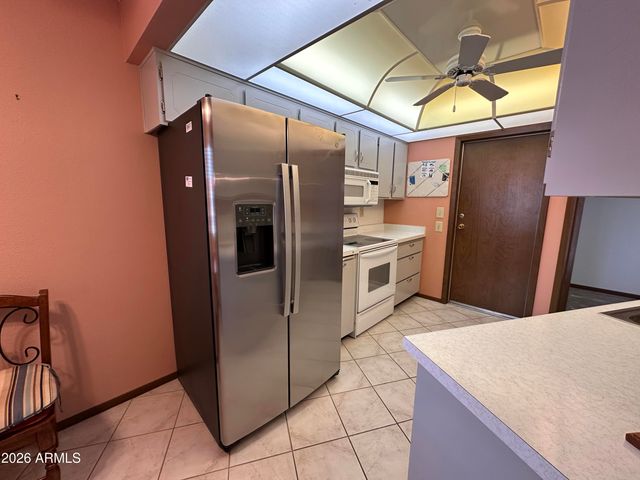 13813 N THUNDERBIRD Boulevard, Sun City, AZ 85351