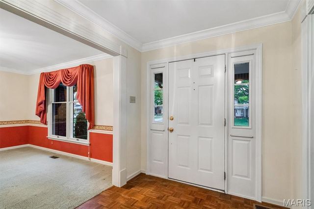 12120 Westwick Place, St Louis, MO 63127