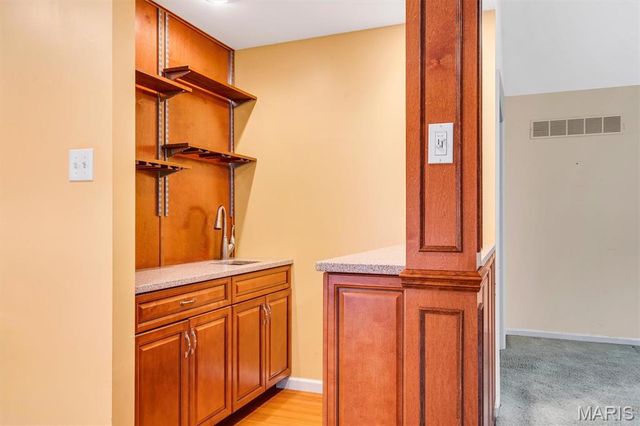 12120 Westwick Place, St Louis, MO 63127