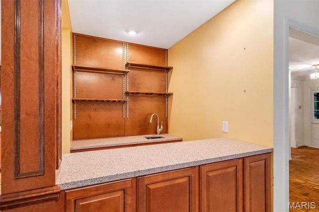 12120 Westwick Place, St Louis, MO 63127