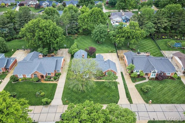 12120 Westwick Place, St Louis, MO 63127