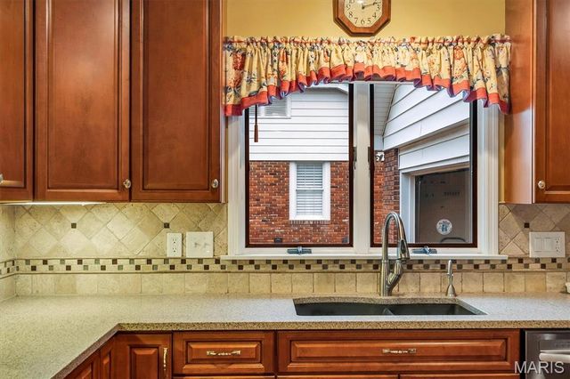 12120 Westwick Place, St Louis, MO 63127