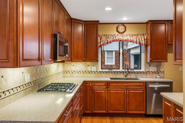 12120 Westwick Place, St Louis, MO 63127