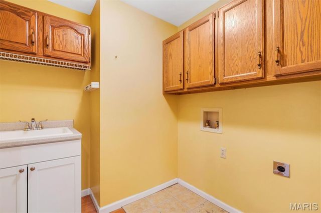 12120 Westwick Place, St Louis, MO 63127