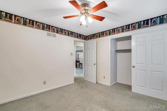 12120 Westwick Place, St Louis, MO 63127