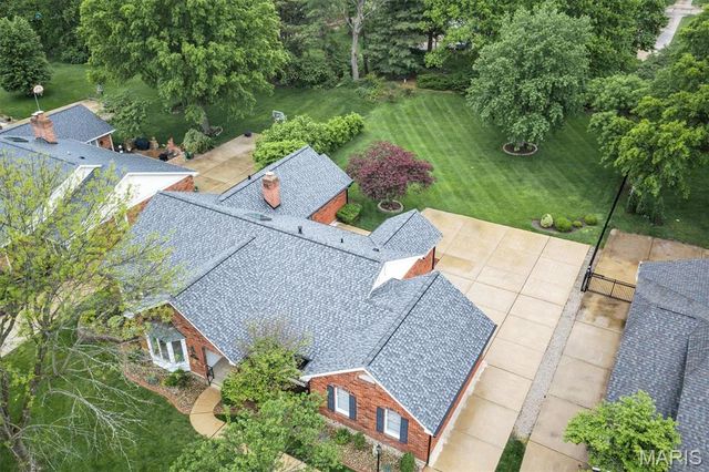 12120 Westwick Place, St Louis, MO 63127