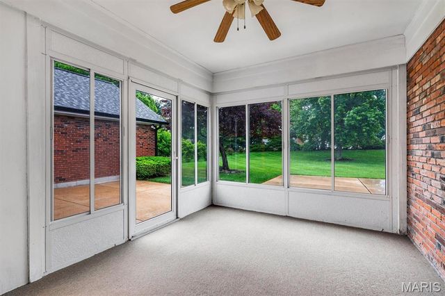 12120 Westwick Place, St Louis, MO 63127