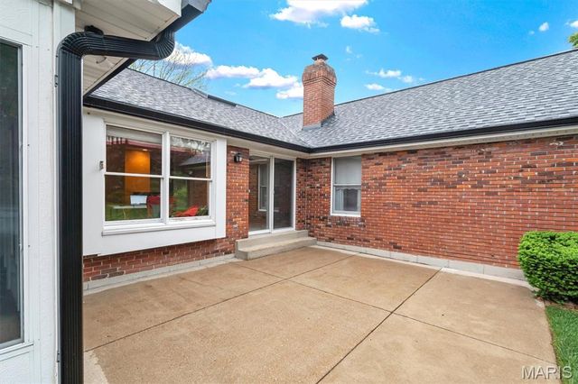 12120 Westwick Place, St Louis, MO 63127