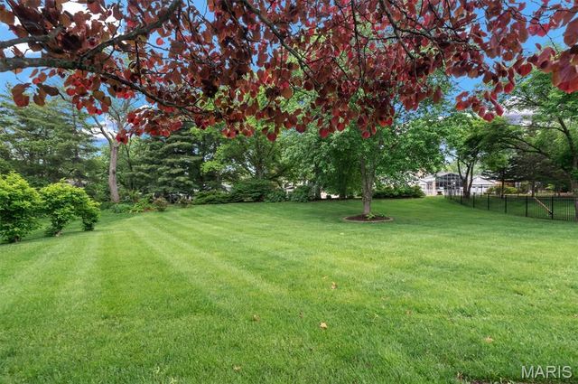 12120 Westwick Place, St Louis, MO 63127
