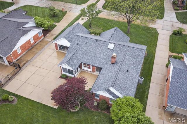 12120 Westwick Place, St Louis, MO 63127