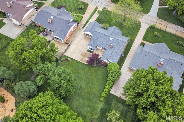 12120 Westwick Place, St Louis, MO 63127