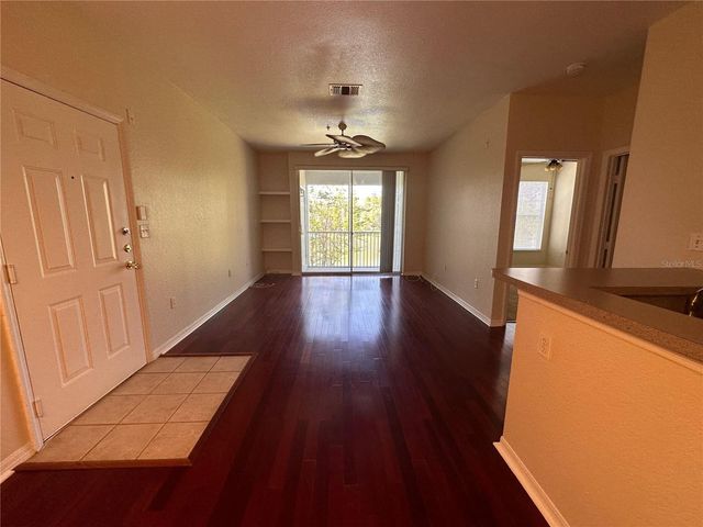 5807 LEGACY CRESCENT PLACE 203, Riverview, FL 33578