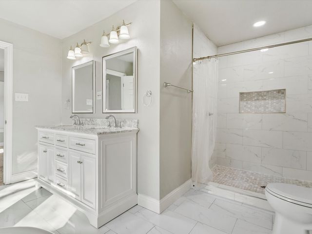 3240 Lipscomb Street, Fort Worth, TX 76110