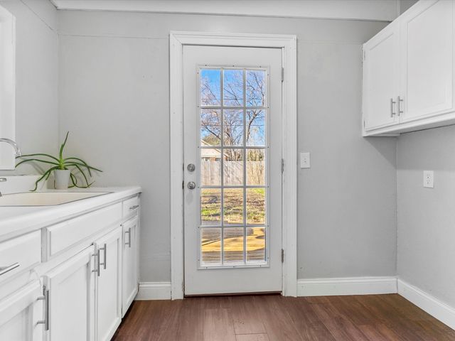 3240 Lipscomb Street, Fort Worth, TX 76110
