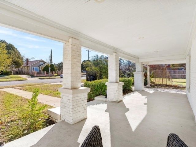 3240 Lipscomb Street, Fort Worth, TX 76110