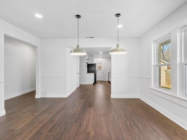 3240 Lipscomb Street, Fort Worth, TX 76110