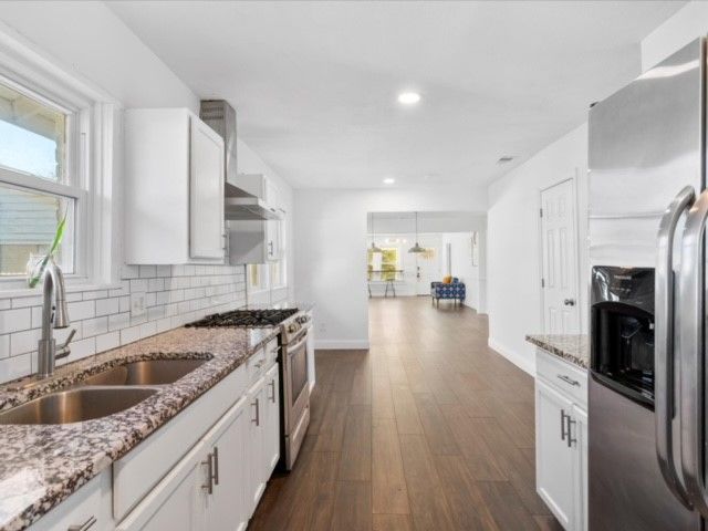 3240 Lipscomb Street, Fort Worth, TX 76110