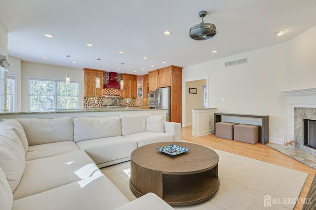 71 Spring Street, Metuchen, NJ 08840