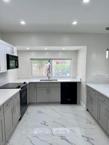 2110 NW 109th Avenue, Sunrise, FL 33322