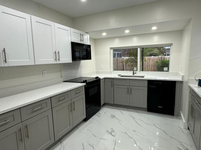 2110 NW 109th Avenue, Sunrise, FL 33322