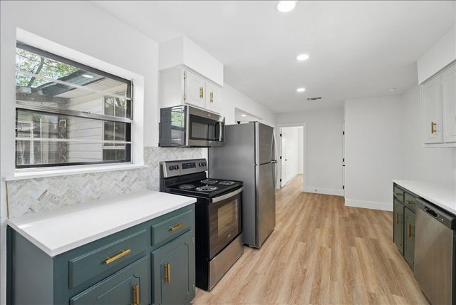 1203 W Avenue F, Garland, TX 75040