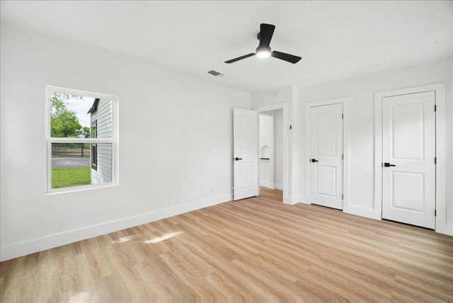 1203 W Avenue F, Garland, TX 75040