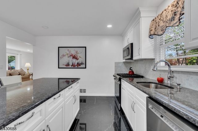15 Judith Pl, Wayne Twp., NJ 07470