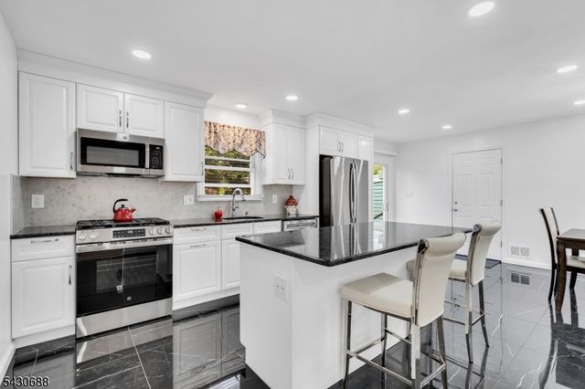 15 Judith Pl, Wayne Twp., NJ 07470