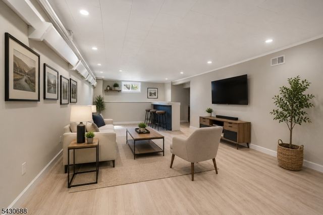 15 Judith Pl, Wayne Twp., NJ 07470