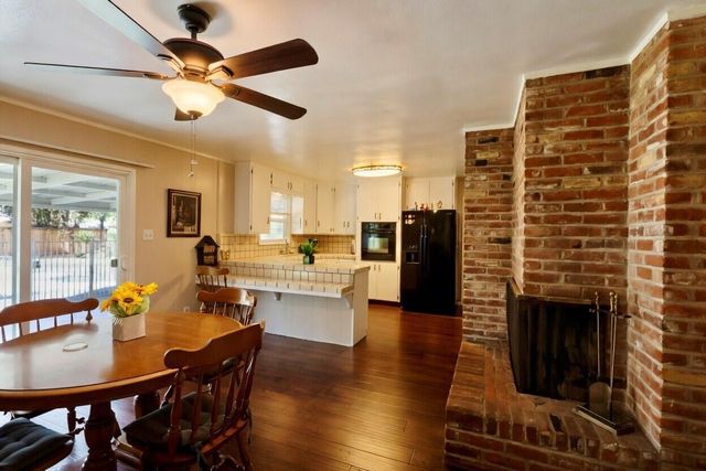 494 E Merritt Avenue, Tulare, CA 93274