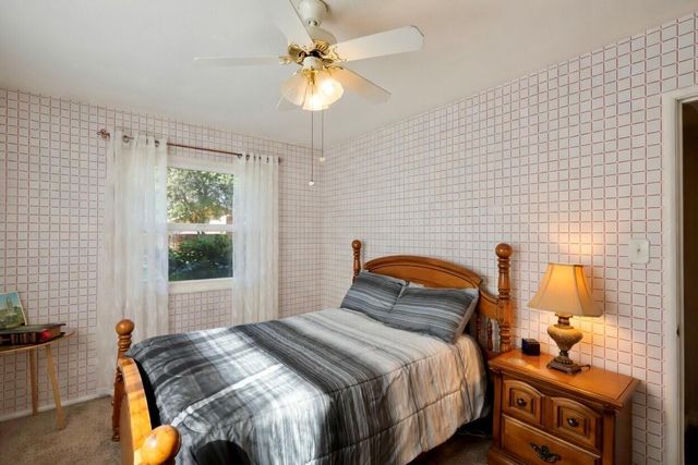 494 E Merritt Avenue, Tulare, CA 93274