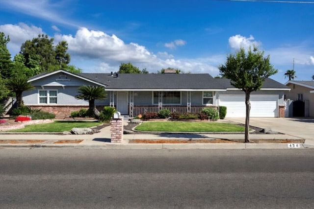 494 E Merritt Avenue, Tulare, CA 93274