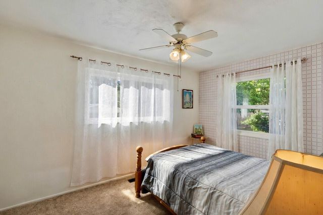 494 E Merritt Avenue, Tulare, CA 93274