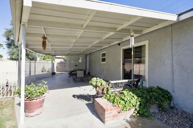 494 E Merritt Avenue, Tulare, CA 93274