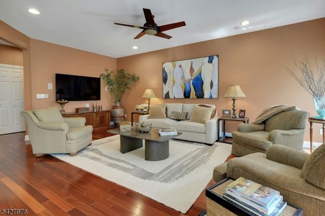 18 Mackenzie Ln, Denville Twp., NJ 07834