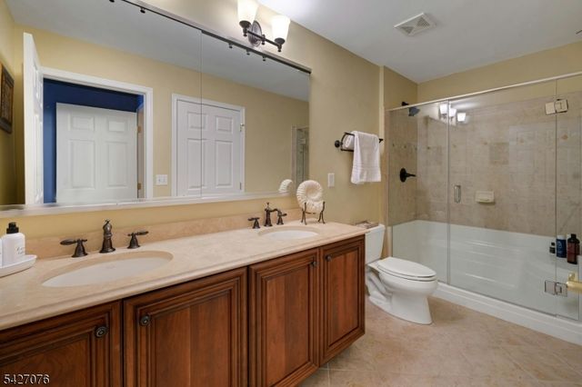 18 Mackenzie Ln, Denville Twp., NJ 07834
