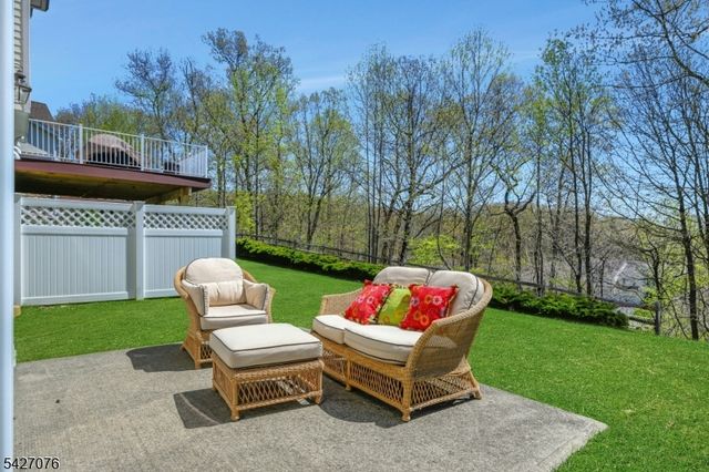 18 Mackenzie Ln, Denville Twp., NJ 07834