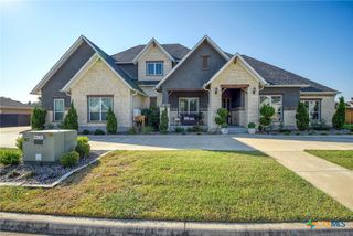 222 August Avenue, Shiner, TX 77984